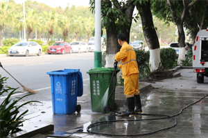 梅城多功能清洗车“上岗”，街道焕然一新！