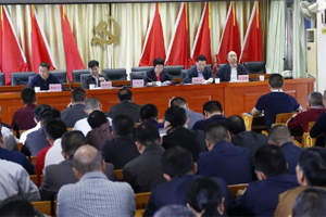 学校食品安全责任重于泰山！兴宁市教育局要求落实好“校长陪餐制”