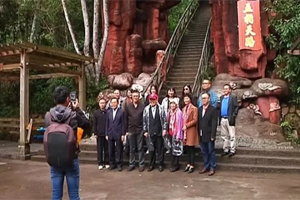 马来西亚客家文化访问团到平远考察交流