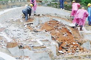 坚决打击违建行为！兴宁新圩镇依法拆除违建墓地