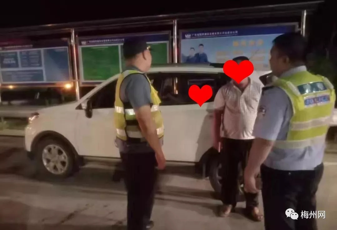 一孕妇梅州五华高速上临产,羊水都破了!接下来这一幕…