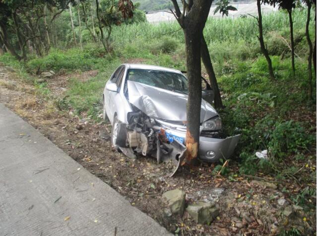 悬赏通告︱转发扩散！梅州发生一人死亡交通事故，驾驶员逃离现场！